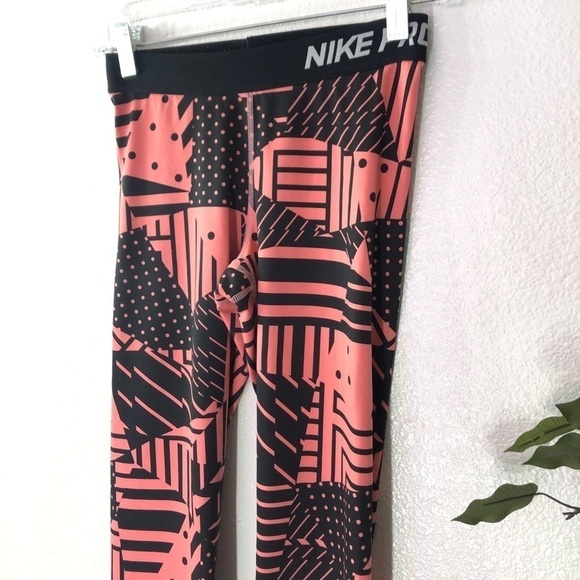 Nike Pro Dri-Fit Neon Cropped Leggings - Picture 2 of 5